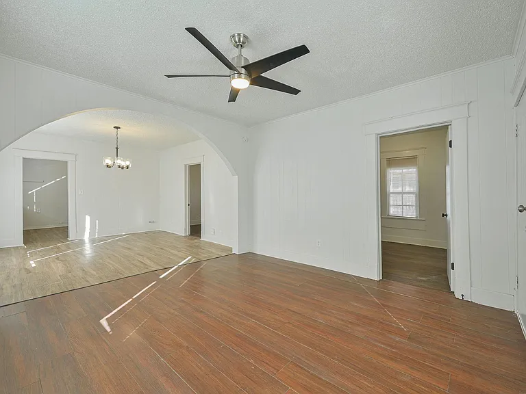 607 N Evans Ave — Photo 5
