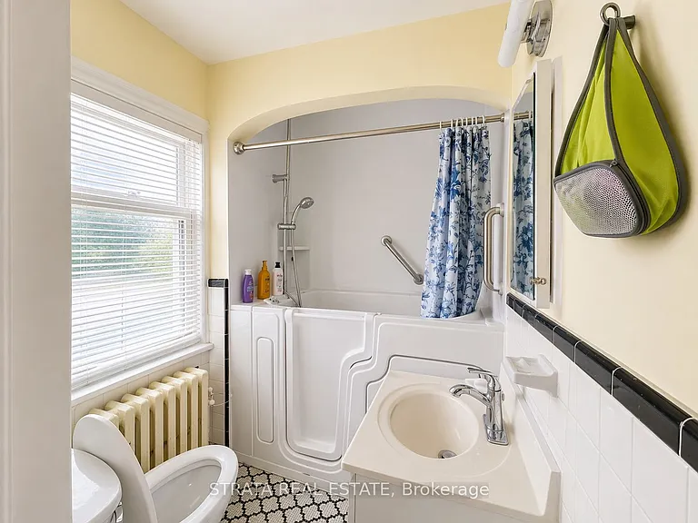 120 Phyllis Ave #UPPER — Photo 9