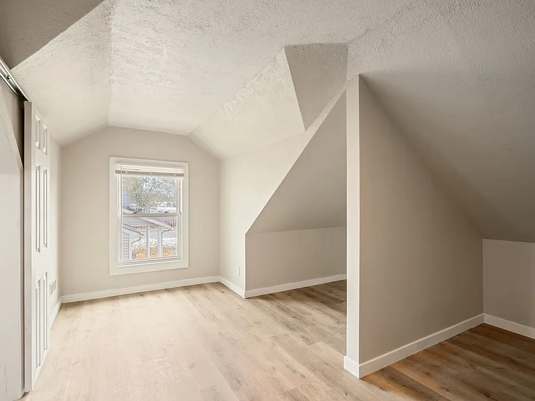 1012 E Taylor St — Photo 11