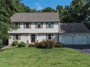 18 Garnet Ln, South Windsor, CT 06074