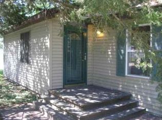 1103 Bertchwood St, Cedar Falls, IA 50613