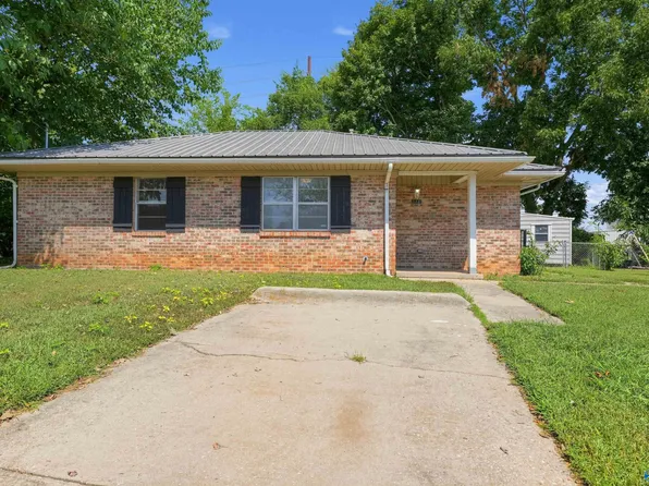 112 Ash Ct NE, Decatur, AL 35601