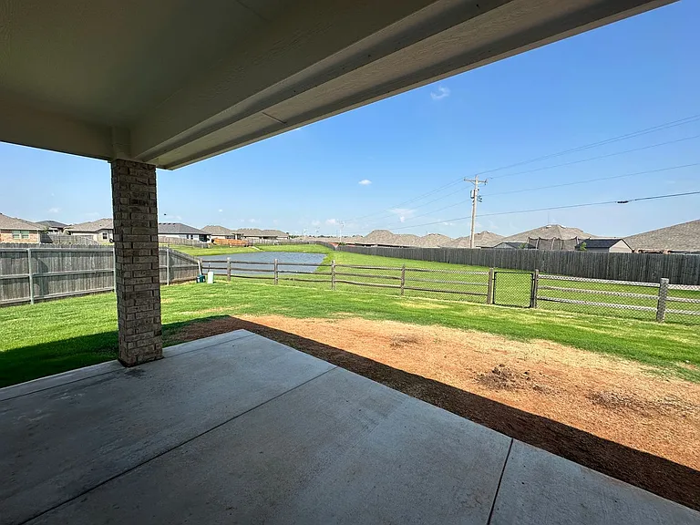 15749 Potomac Dr — Photo 36