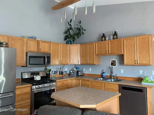 7414 Meadow St #8H, Anchorage, AK 99507