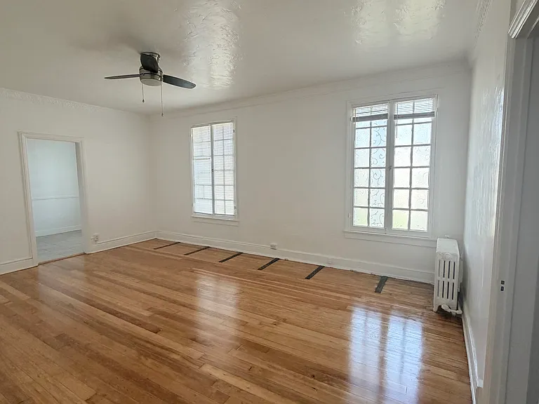 320 S Kingsley Dr #302 — Photo 1