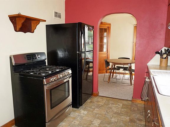 4th image of 1103 Park St