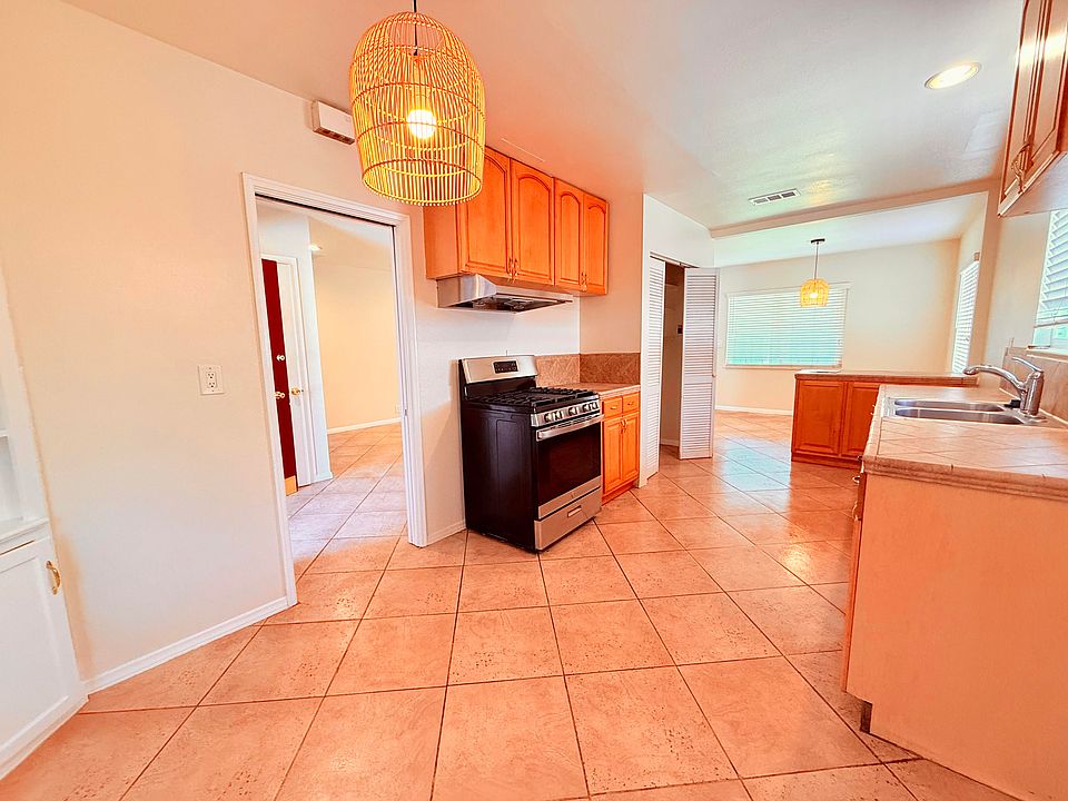 1st image of 629 Cecil St