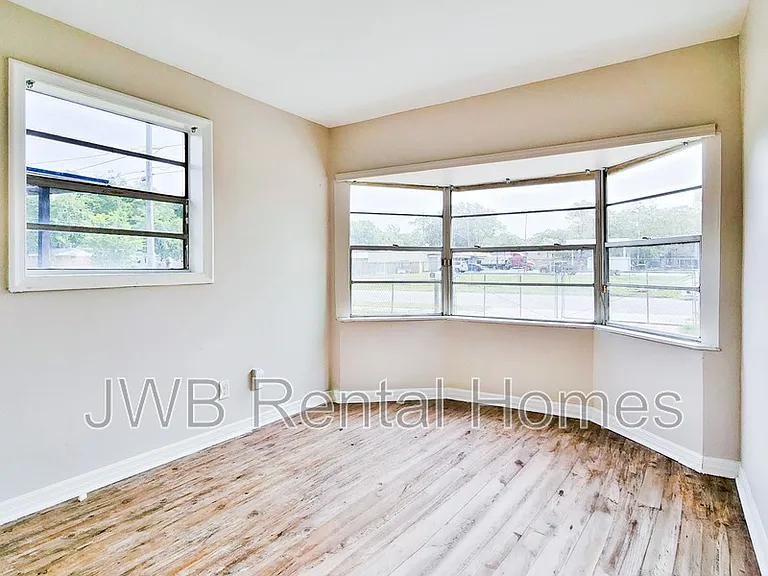 3142 Mecca St — Photo 8
