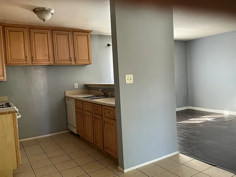 645 Scott Pl #6 — Photo 8