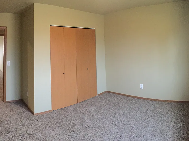 1104 N Tschirley Rd — Photo 8