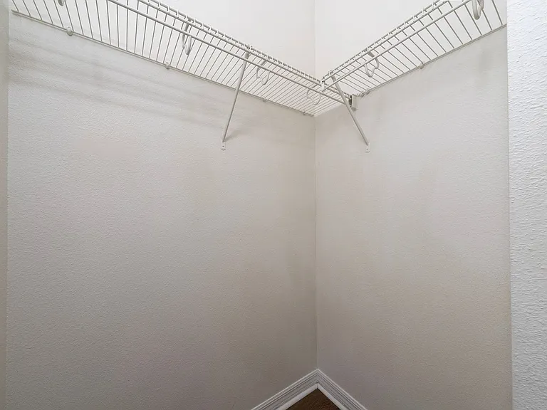 10612 Savannah Wood Dr — Photo 21