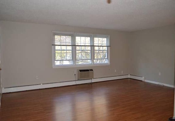 5th image of 7 Grandview Dr #35C