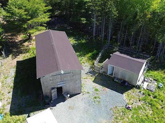 2nd image of 2710 Hillside Boularderie Rd