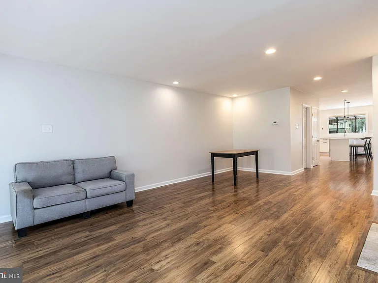 7 Belaire Way — Photo 16