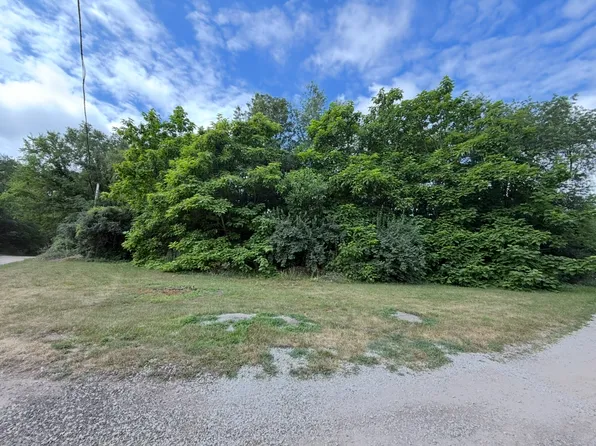 0 E 4th St, Saint Anne, IL 60964