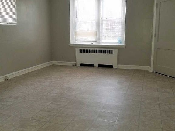 4th image of 1336 Kerper St Floor 1