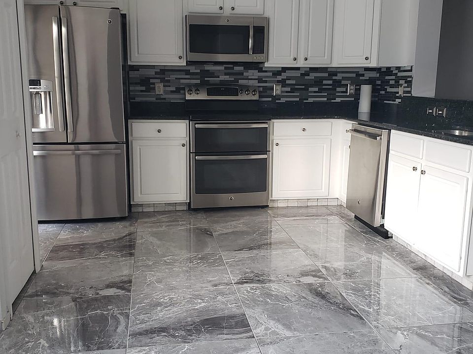 2nd image of 13715 Lensdale Ln