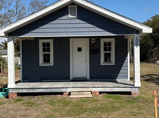 2304 Bay St, Morehead City, NC 28557