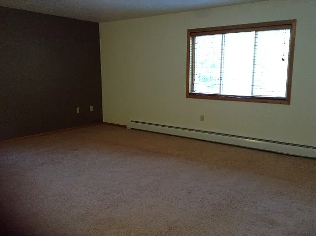2 bed, 1100 sqft, $1,400 — Photo 3