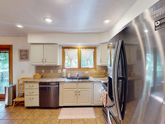5th image of 733 Kastner Dr