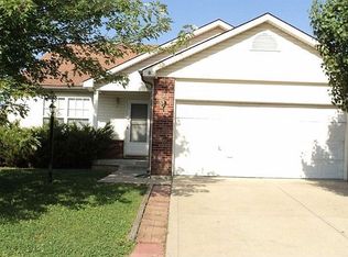 4002 Waterfield Dr, Indianapolis, IN 46235