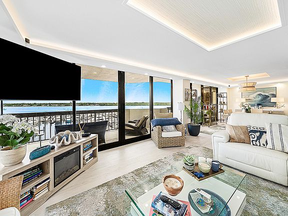 5th image of 108 Lakeshore Drive #739