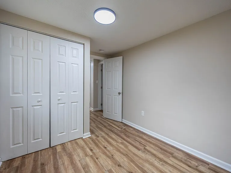 106 Blythe Rd — Photo 10