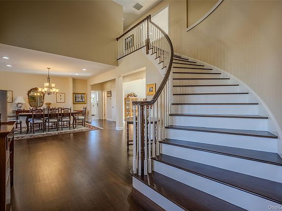 4th image of 56 Autumn Chase Drive