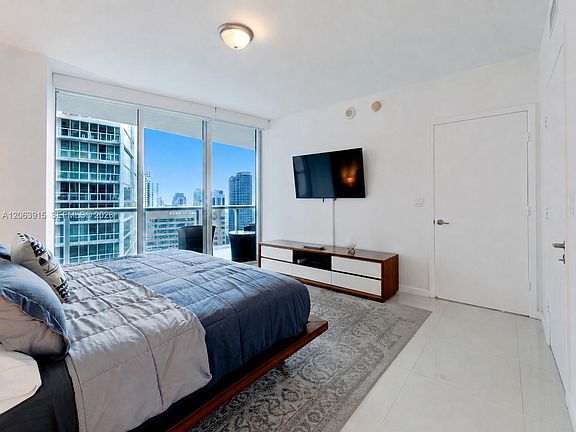 3rd image of 475 Brickell Ave APT 4511