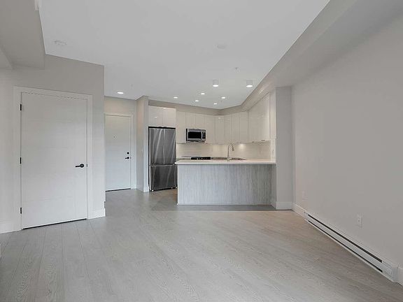 4th image of 11655 Fraser St #229