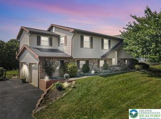 3491 Crestwood Dr, Bethlehem, PA 18020