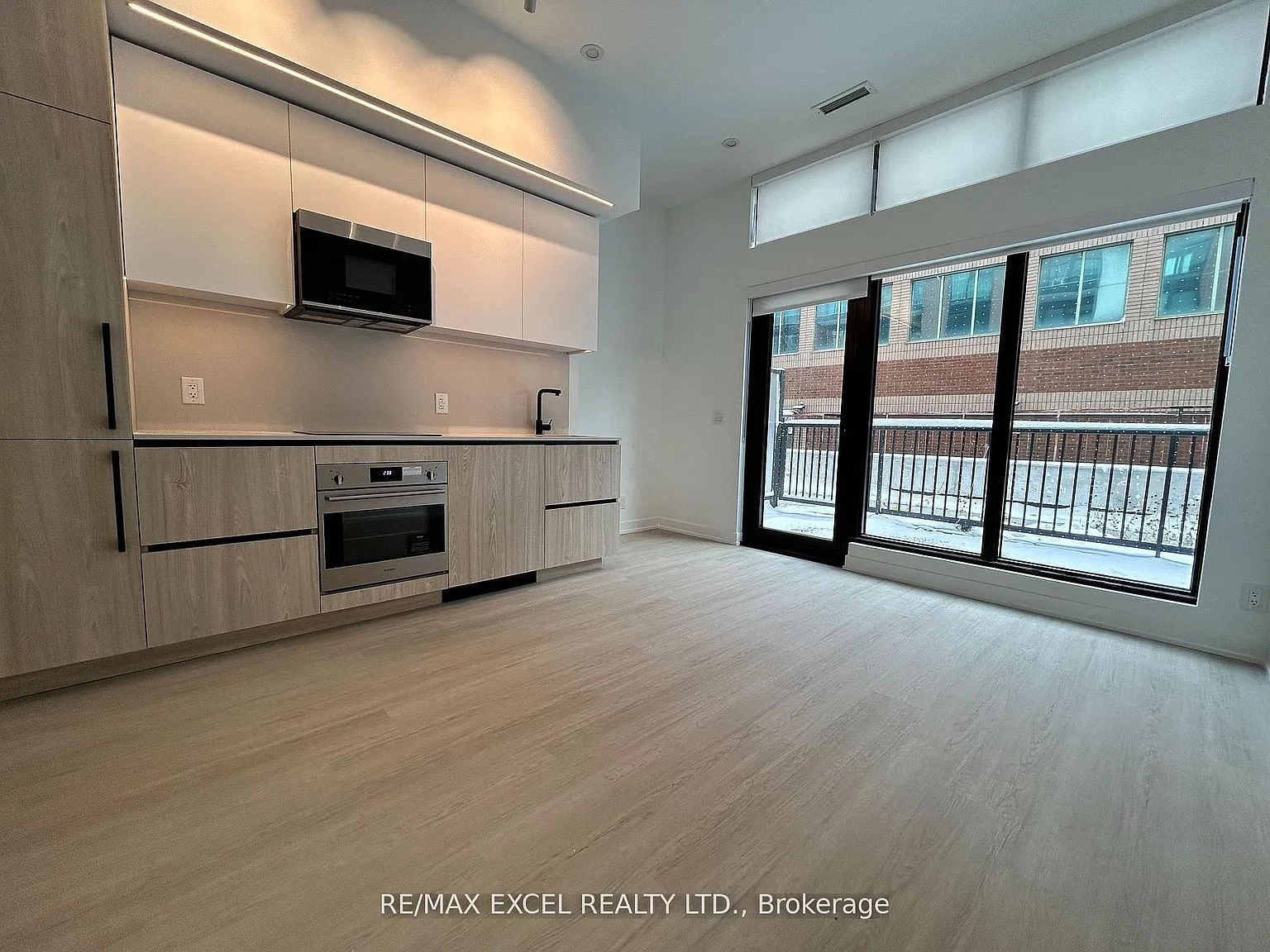 699 Sheppard Ave E — Photo 1