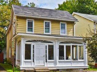 30 N 10th St, Stroudsburg, PA 18360