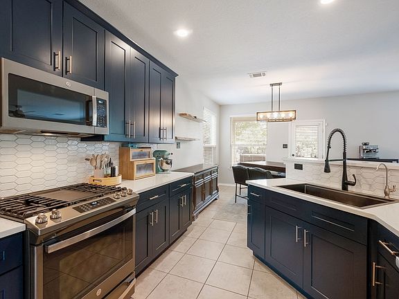 5th image of 21646 Seminole Oaks