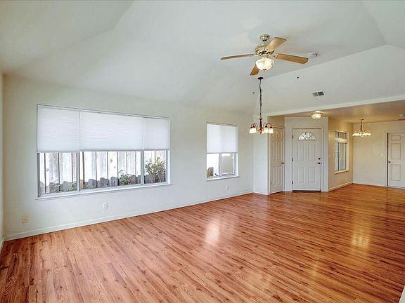 4th image of 1792 Pinecone Ct