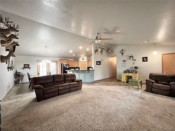 4th image of 101 Tracye Dr