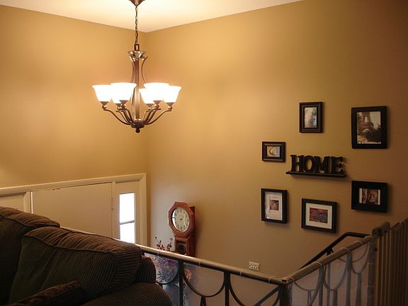 3rd image of 353 Sherwood Ct