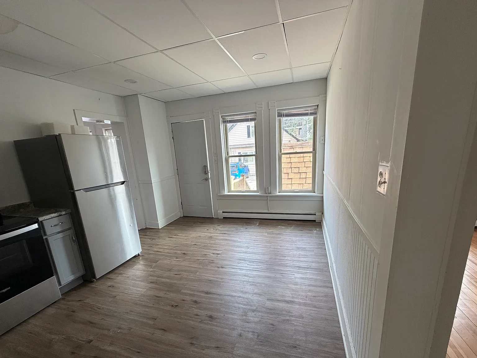 2 bed, 700 sqft, $1,000 — Photo 2