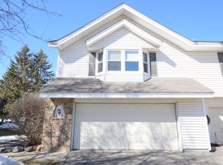 524 Upper Wood Way, Burnsville, MN 55337
