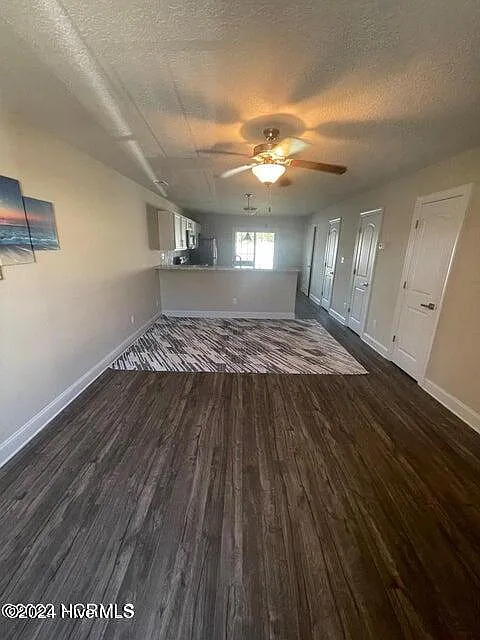 105 W Murrow Ln — Photo 3