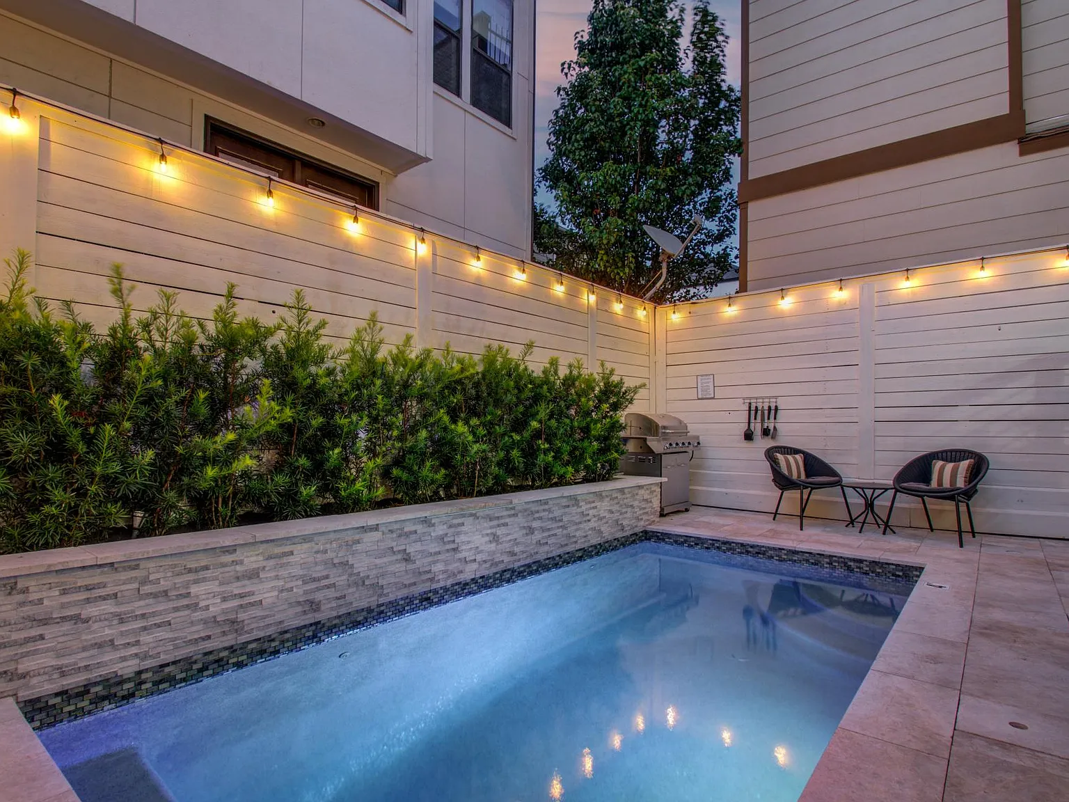 4 bed, 3.5 bath, 2891 sqft, $8,750 — Photo 1