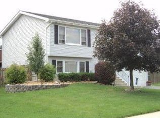 708 Amber Rd, New Lenox, IL 60451