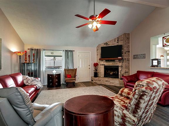 5th image of 16814 Kings Chapel Ct