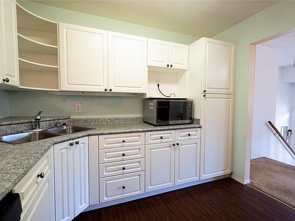 4th image of 259 Denman St