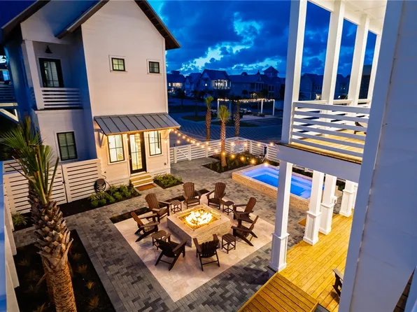 165 Triton Ln, Pt Aransas, TX 78373