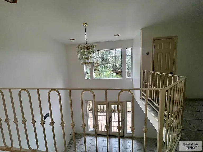 150 Country Club Rd #A-2 — Photo 12