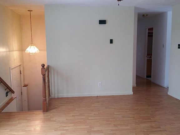 5th image of 2 Candlewood Ln