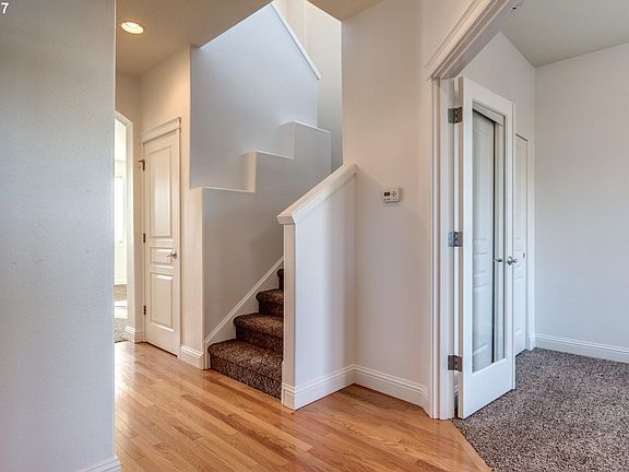 3rd image of 17715 NE 36th Way