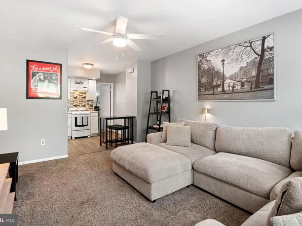 339 Ripka St, Philadelphia, PA 19128