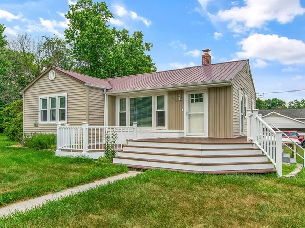 407 Robertson St, Radford, VA 24141